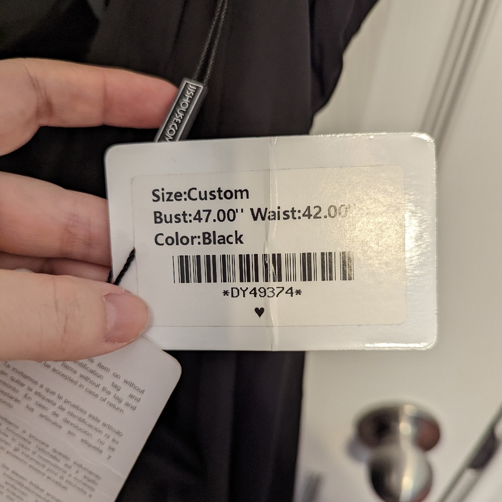 Black dress - Picture 5 of 10